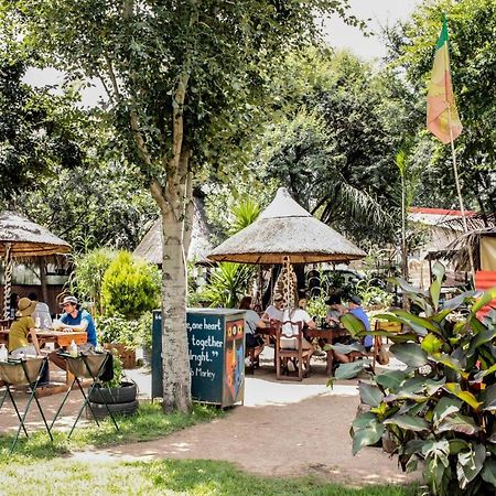 Хостел Lebo'S Soweto Backpackers Экстерьер фото