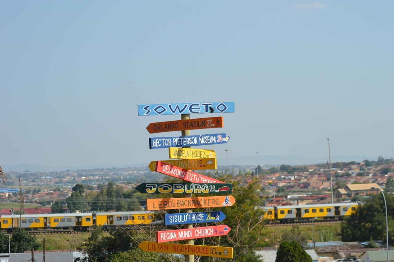 Хостел Lebo'S Soweto Backpackers Экстерьер фото