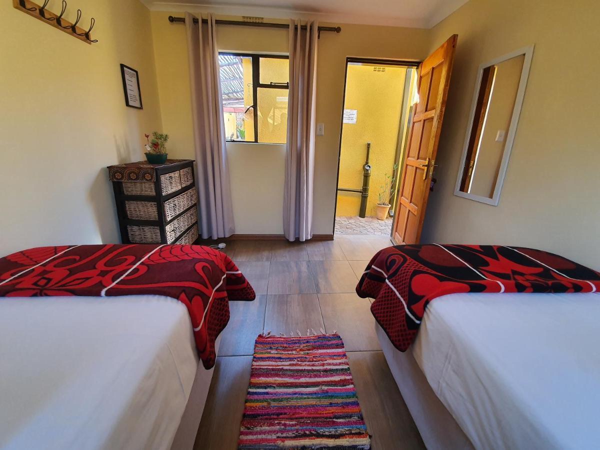 Хостел Lebo'S Soweto Backpackers Экстерьер фото
