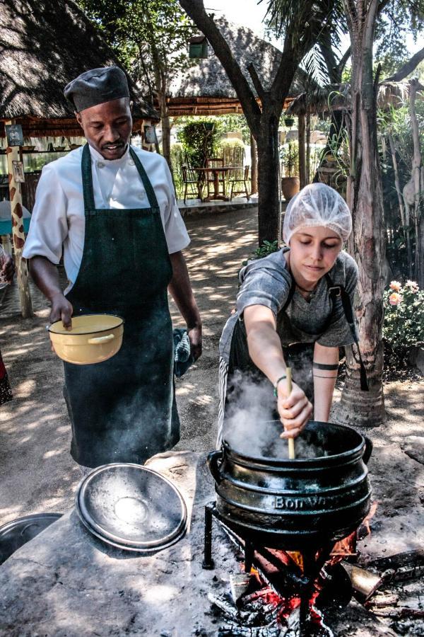 Хостел Lebo'S Soweto Backpackers Экстерьер фото